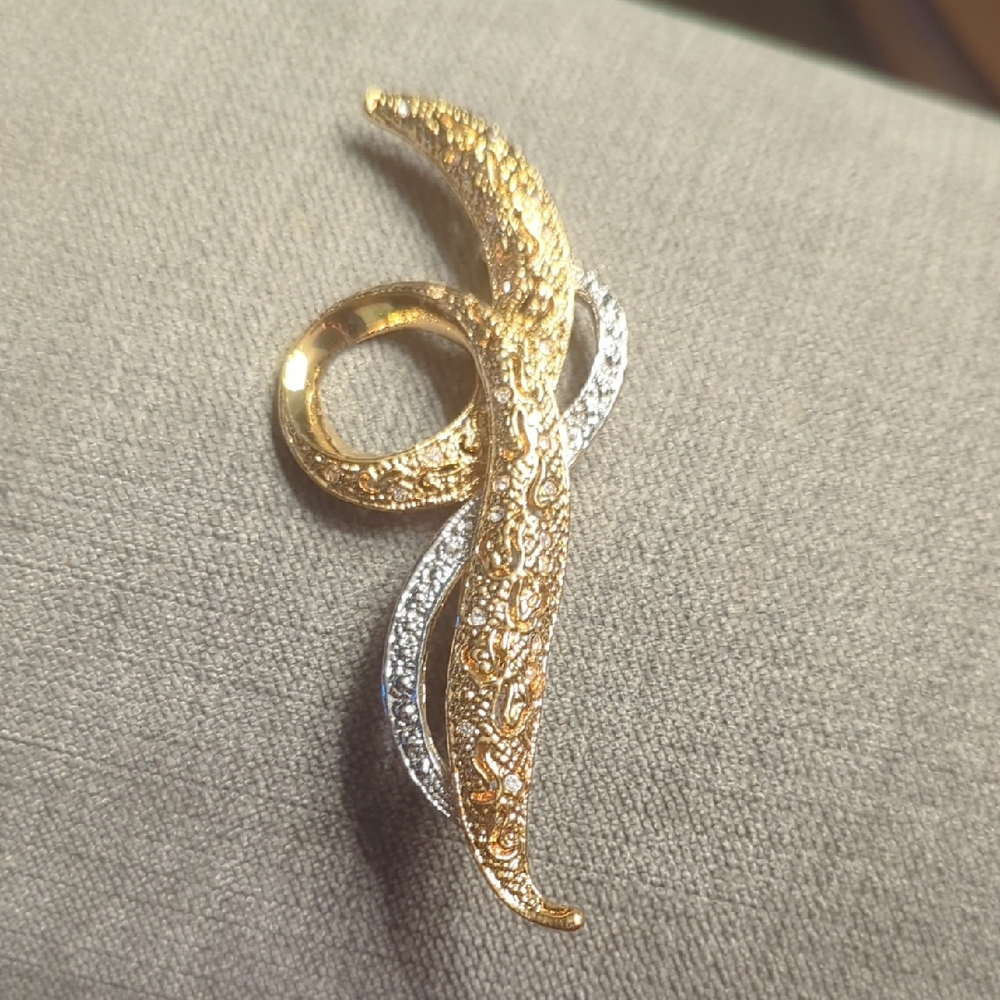 Elegant Gold and Silver Brooch
